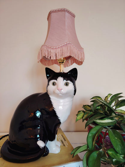 Large Vintage Reworked Tuxedo Cat Lamp 💕