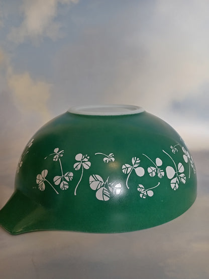 Vintage "Green Clover" large Pyrex bowl