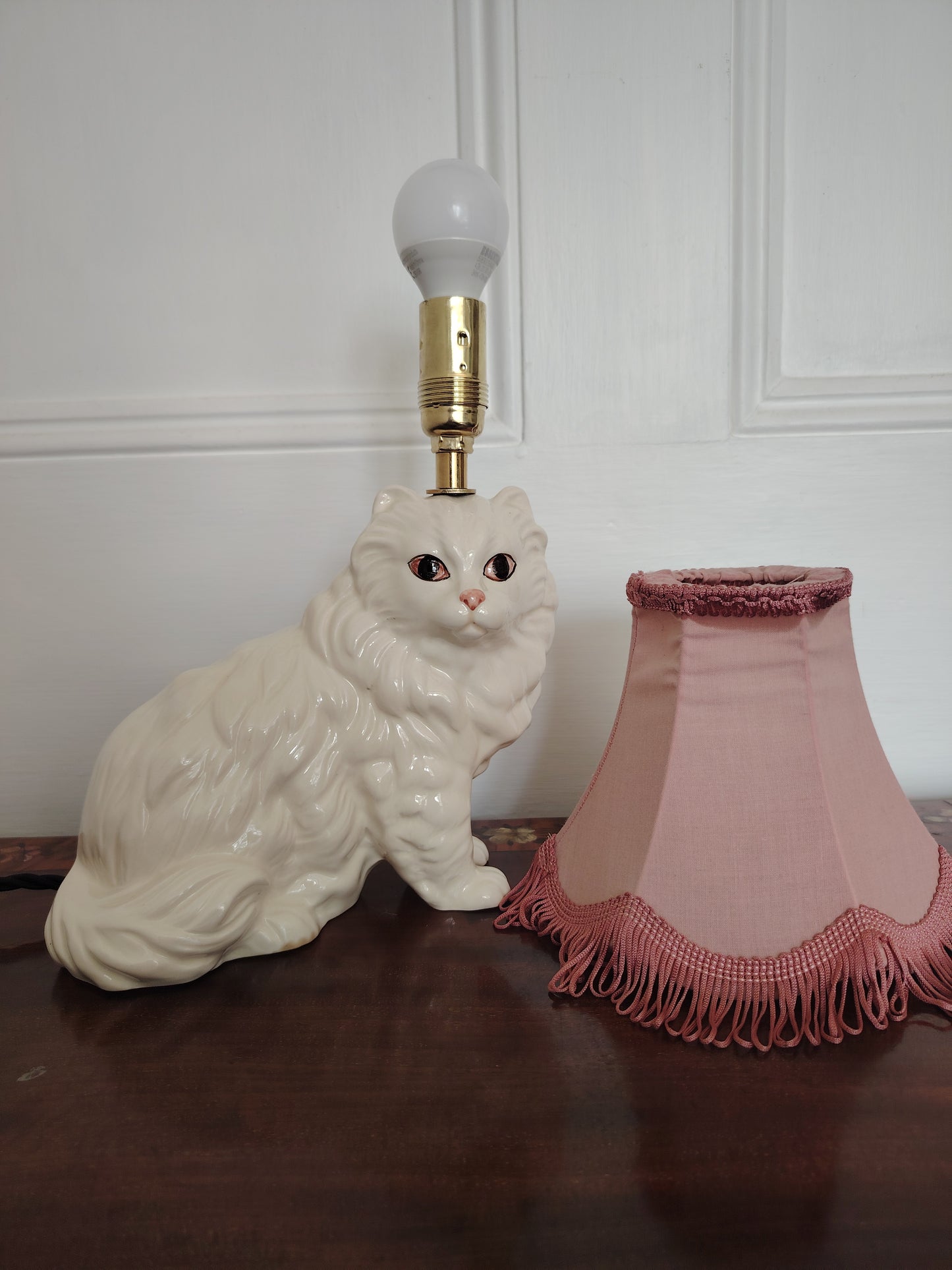 Vintage Reworked White Fluffy Ceramic Cat Lamp