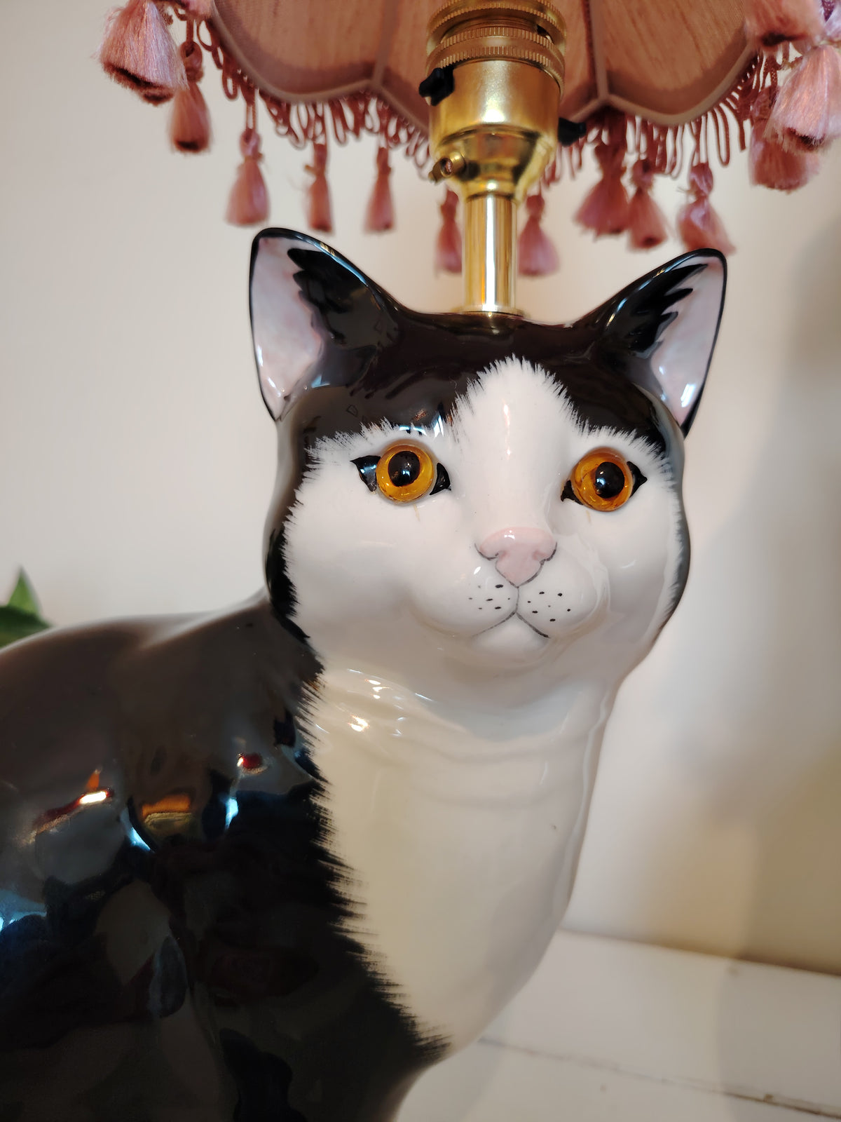 Large Vintage Reworked Tuxedo Cat Lamp 💕
