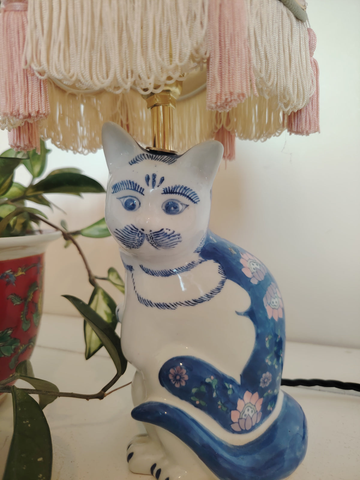 Small Reworked Vintage Floral Cat Lamp 💙