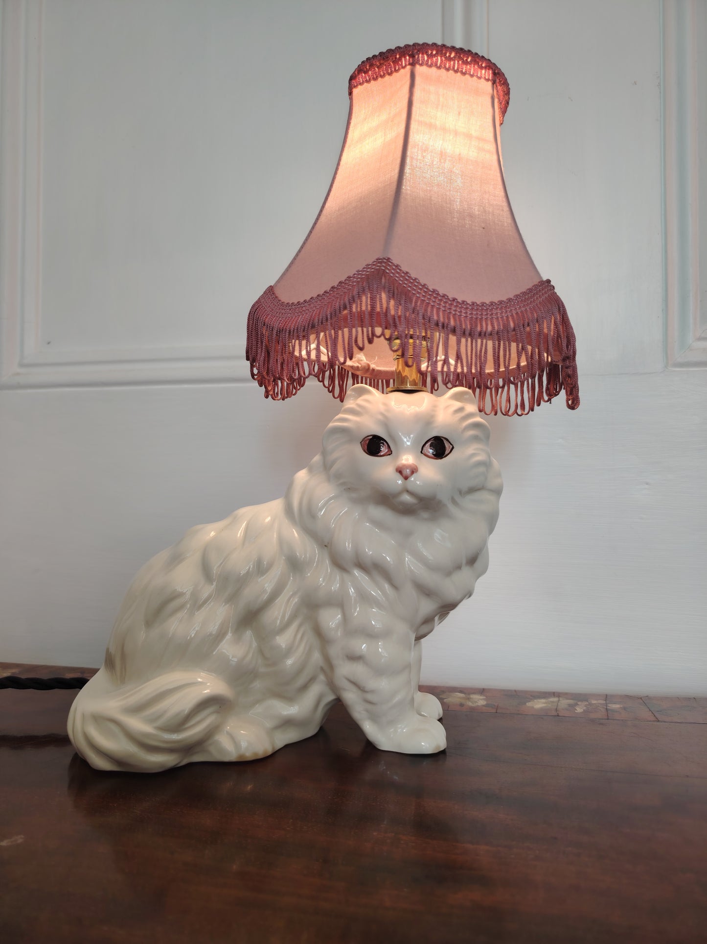 Vintage Reworked White Fluffy Ceramic Cat Lamp