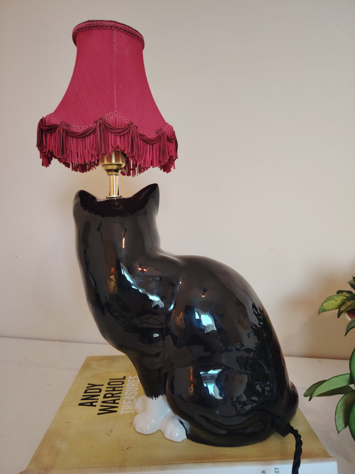 Large Vintage Reworked Tuxedo Cat Lamp ❤️