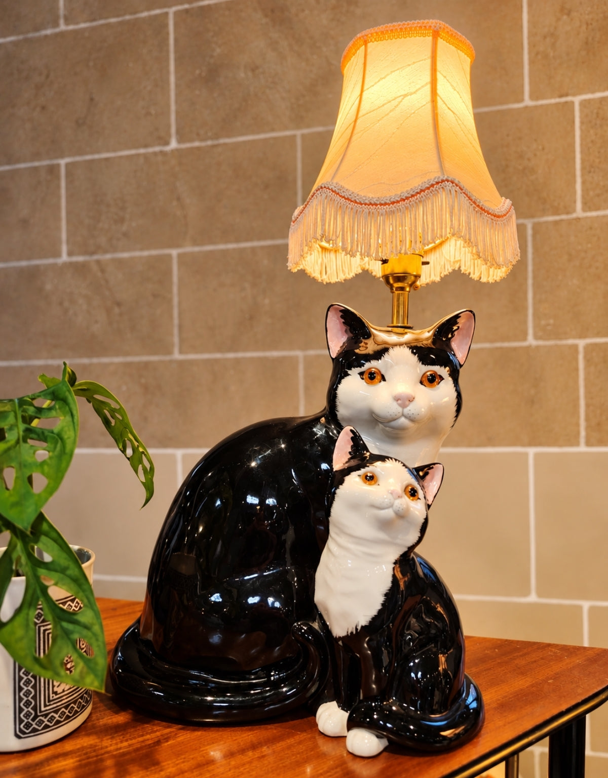 Large Vintage Reworked Tuxedo Cat and Kitten Lamp 💕