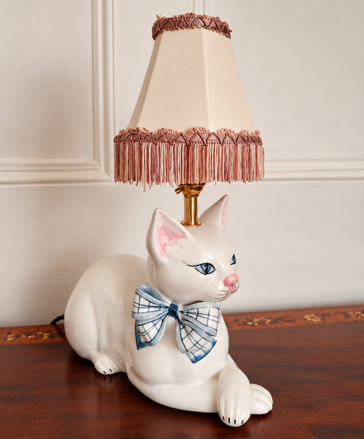 Beautiful Reworked Italian Cat Lamp 💙