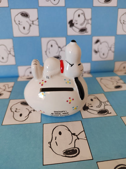 Rare Snoopy on an egg mini money box