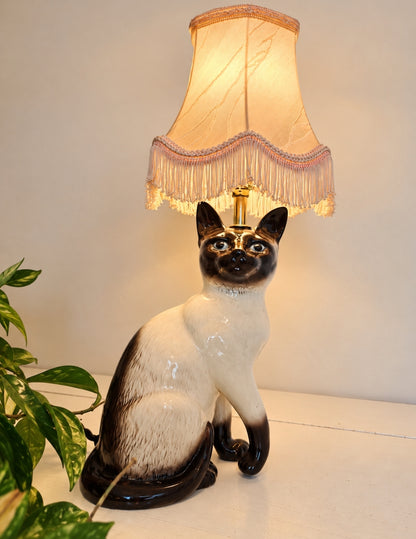 Vintage Reworked Siamese Cat Lamp 💕