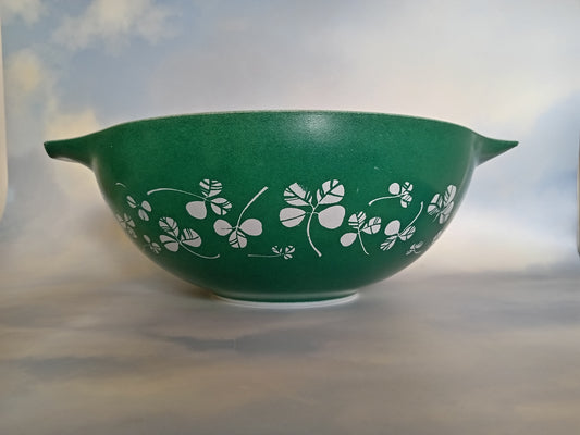 Vintage "Green Clover" large Pyrex bowl