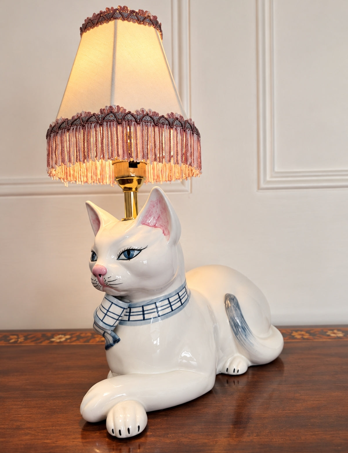 Beautiful Reworked Italian Cat Lamp 💙