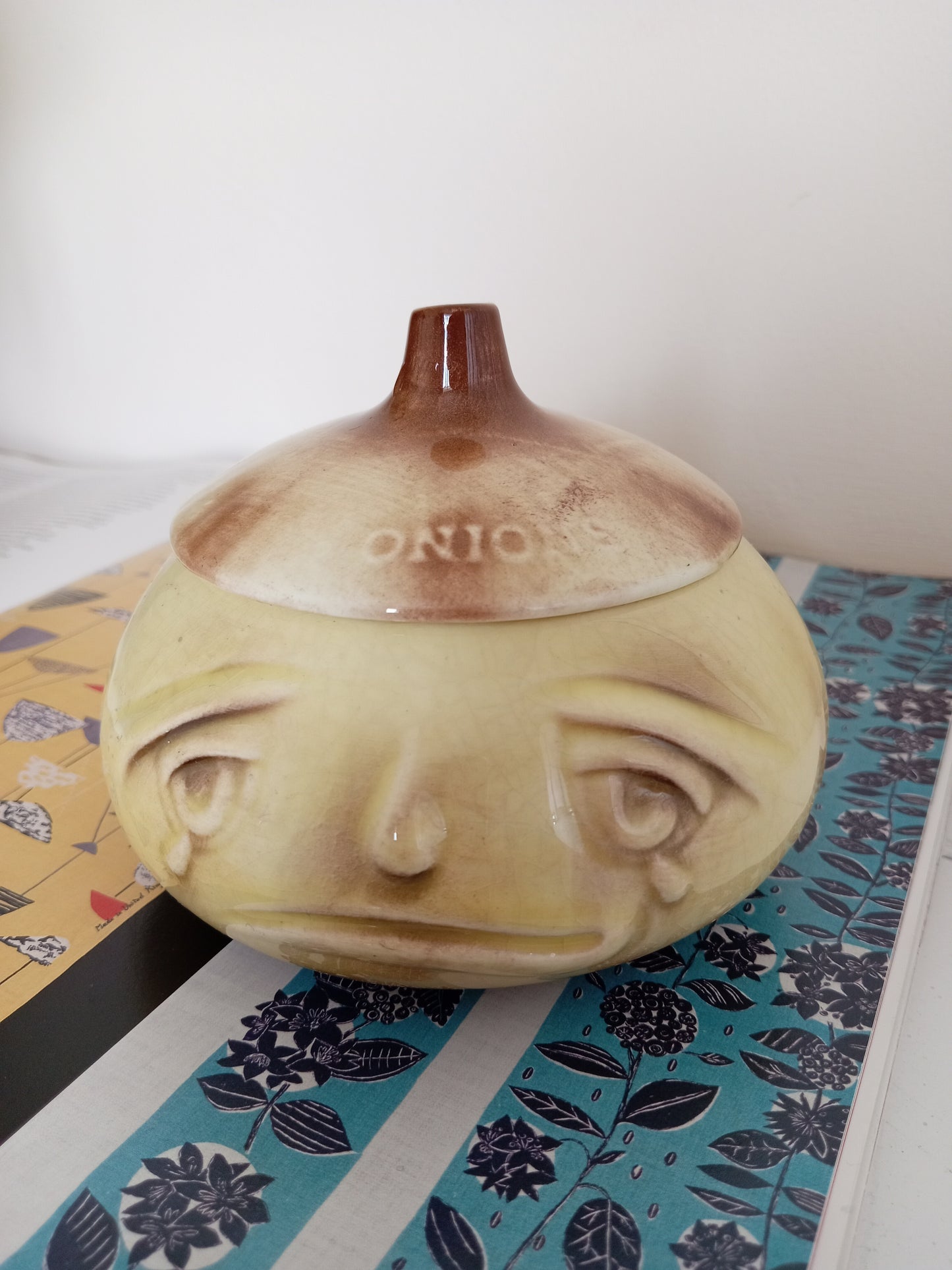 Vintage Sylvac Crying Onion Pot