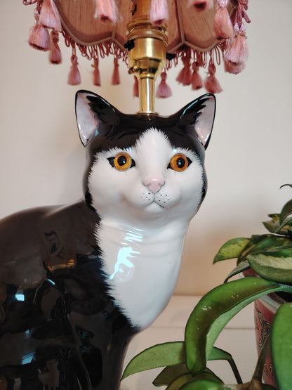 Large Vintage Reworked Tuxedo Cat Lamp 💕