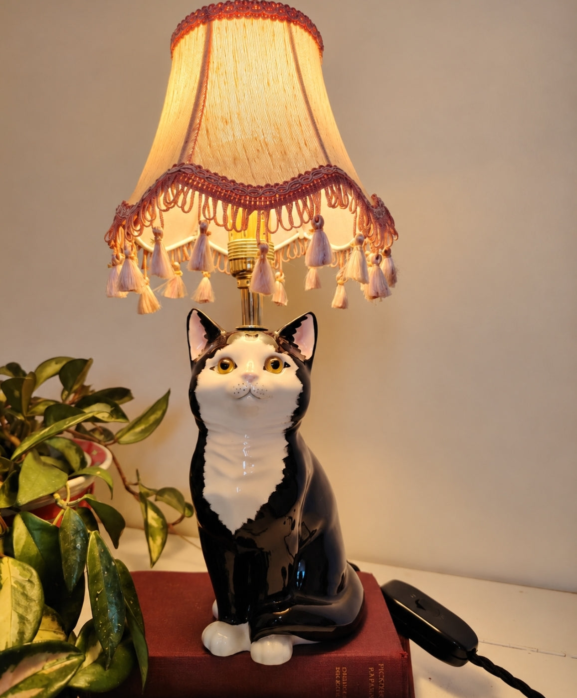 Vintage Reworked Small Tuxedo Cat Lamp 🐈‍⬛💖