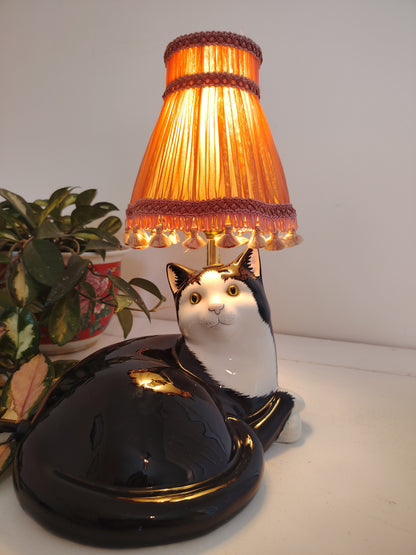 Large Vintage Reworked Lying Down Tuxedo Cat Lamp 💕