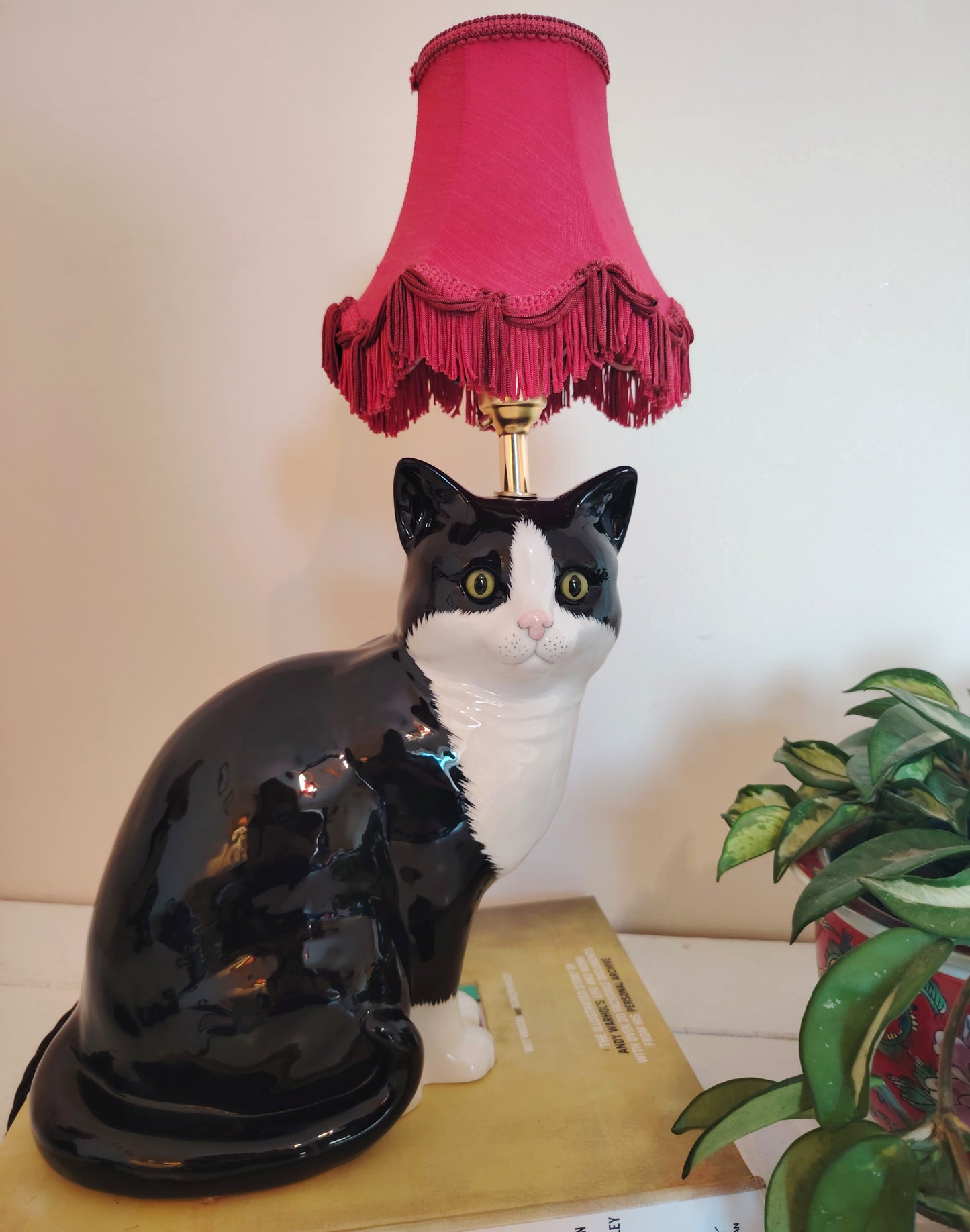Large Vintage Reworked Tuxedo Cat Lamp ❤️