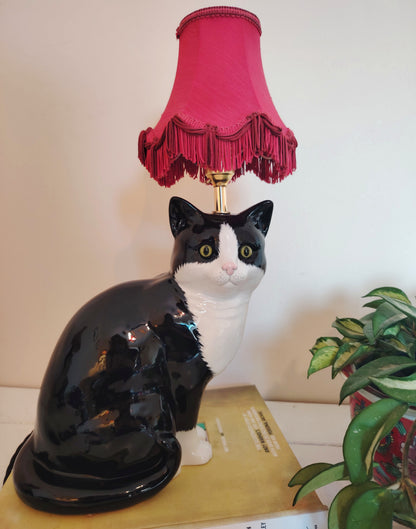Large Vintage Reworked Tuxedo Cat Lamp ❤️