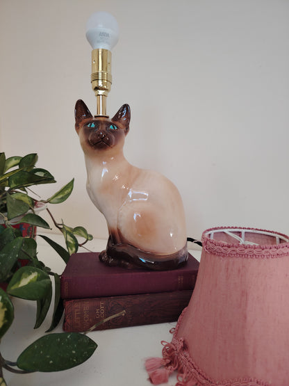 Vintage Reworked Siamese Cat Lamp 💕