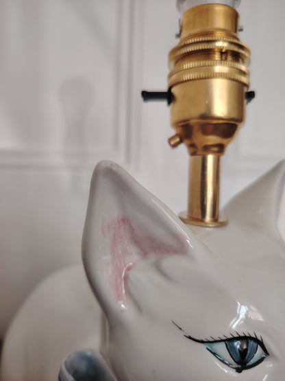 Beautiful Reworked Italian Cat Lamp 💙
