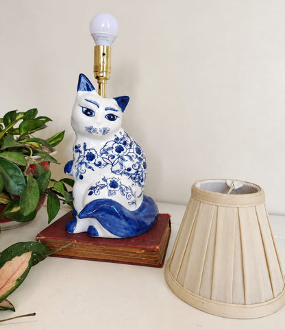 Reworked Vintage Floral Cat Lamp 💙