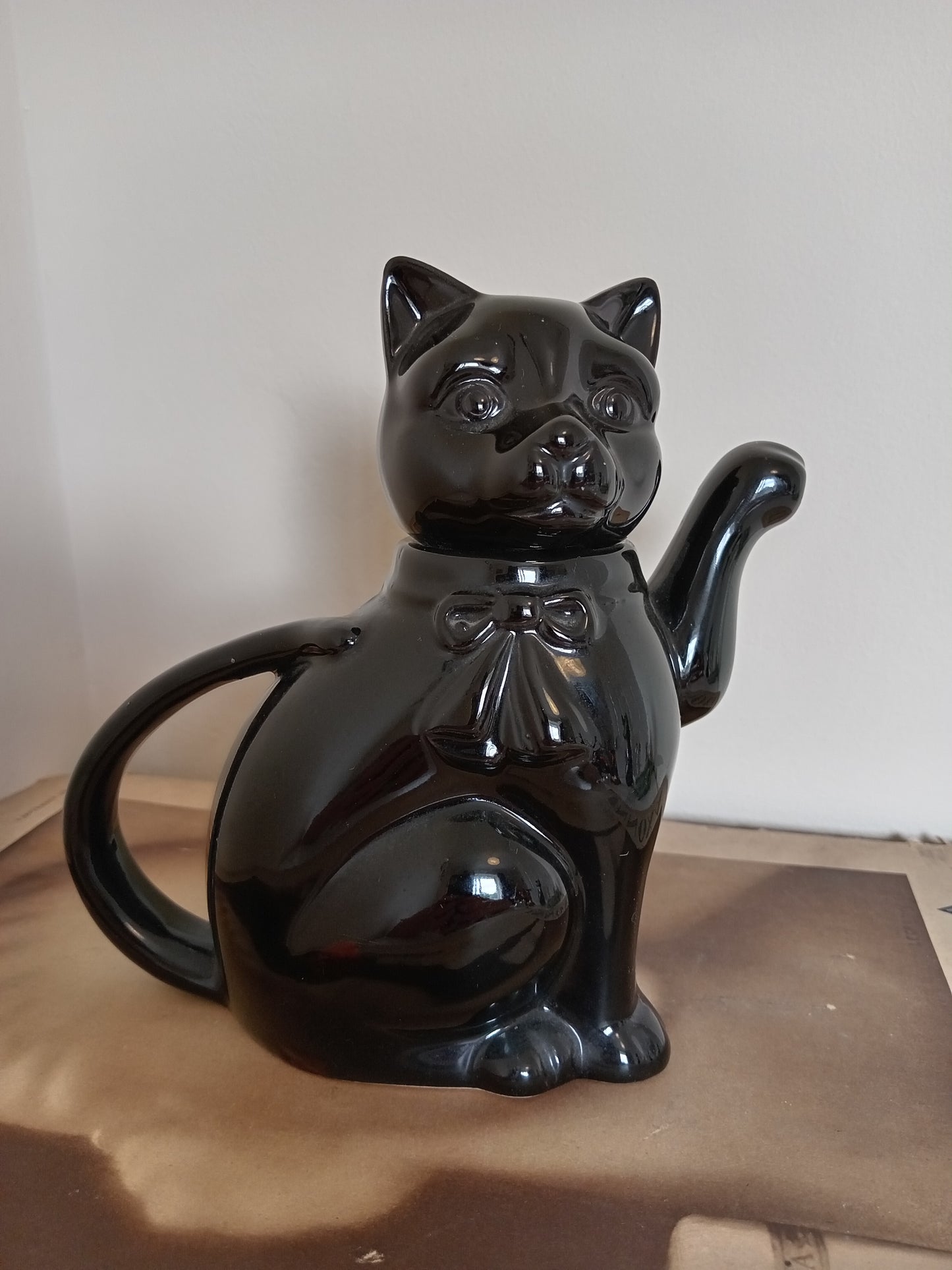 Vintage lucky black cat teapot