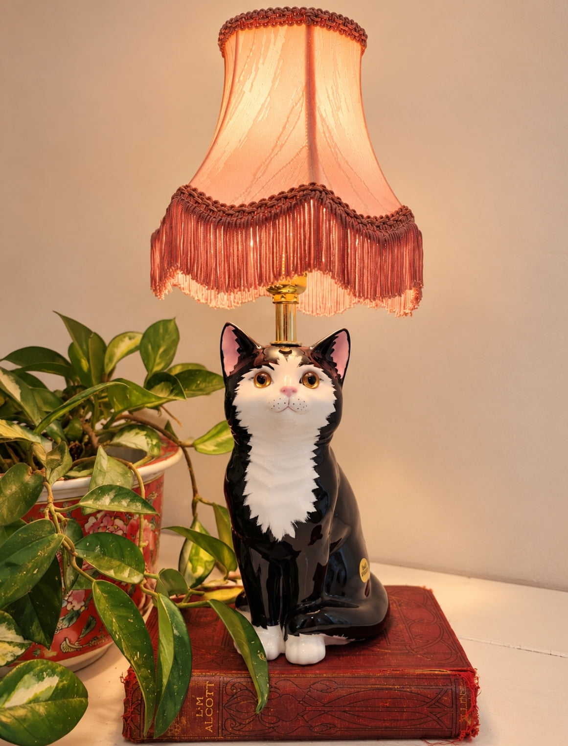 Vintage Reworked Small Tuxedo Cat Lamp 🐈‍⬛ 💕
