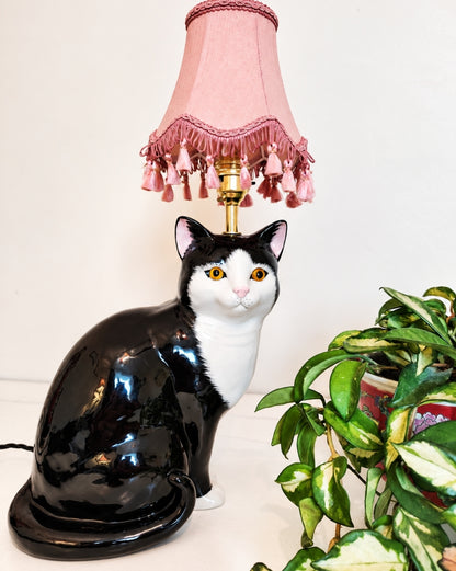 Large Vintage Reworked Tuxedo Cat Lamp 💕