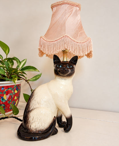 Vintage Reworked Siamese Cat Lamp 💕