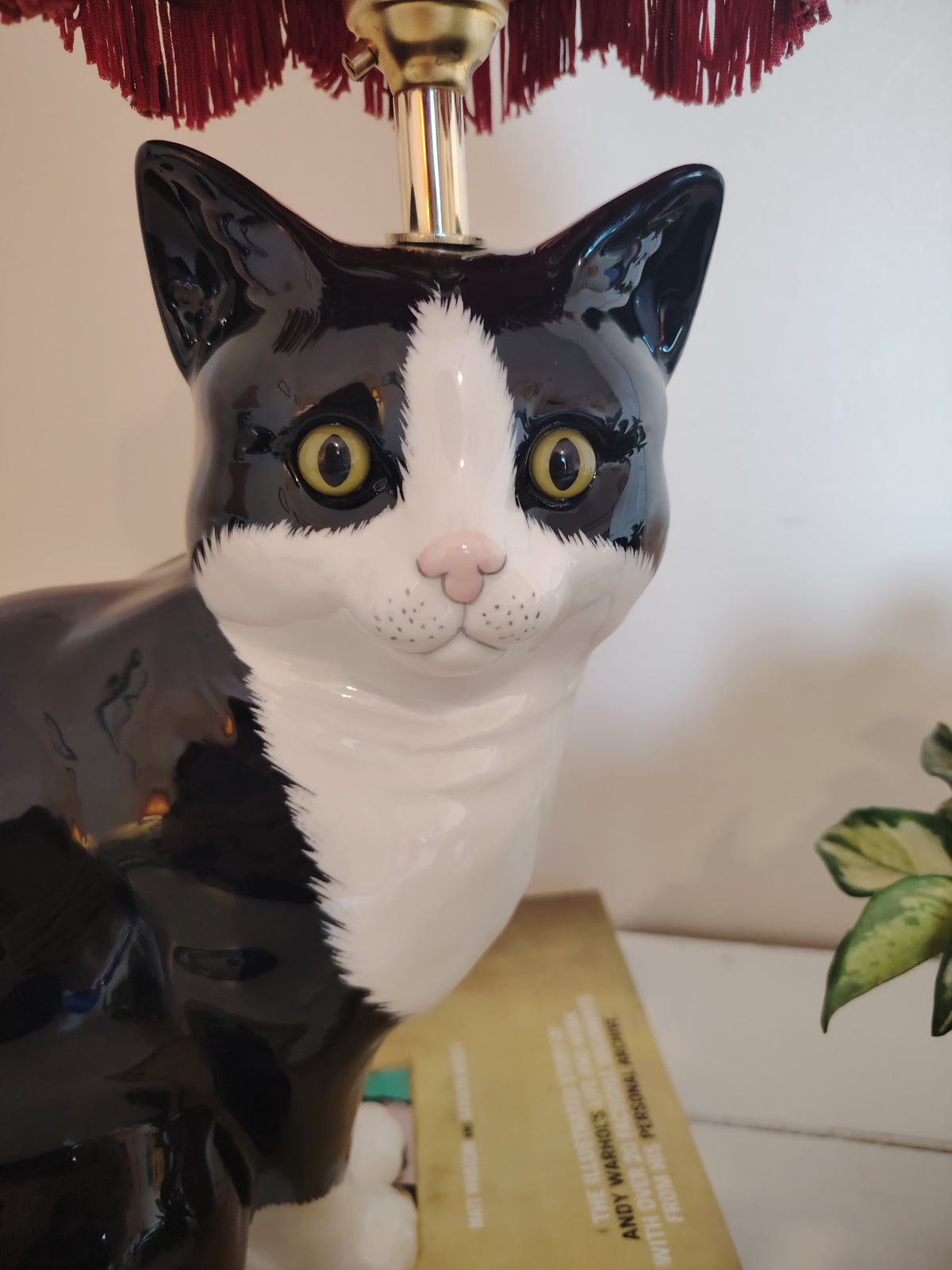 Large Vintage Reworked Tuxedo Cat Lamp ❤️