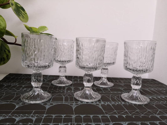 Set of 5 Small Midcentury bark textured Ravenhead wine glasses