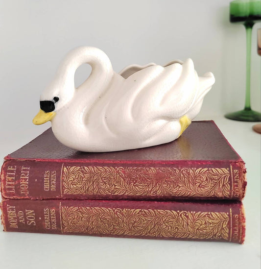 Sweet Vintage Govancroft Glasgow Swan Posey Vase