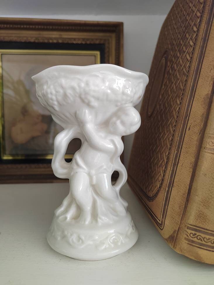 White Ceramic Churchill Cherub Soap Dish/ ornament