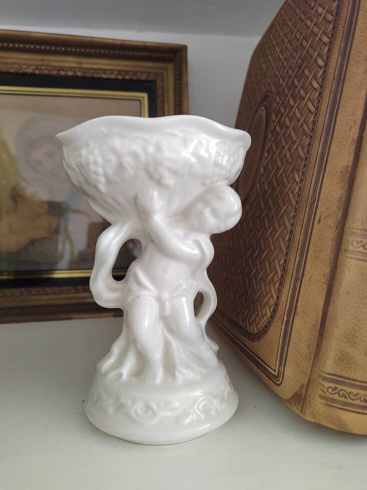 White Ceramic Churchill Cherub Soap Dish/ ornament