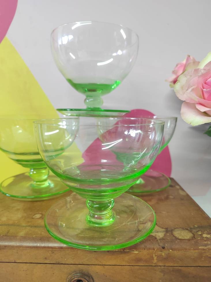 Set of 4 green glass Dessert/ Cocktail Glasses